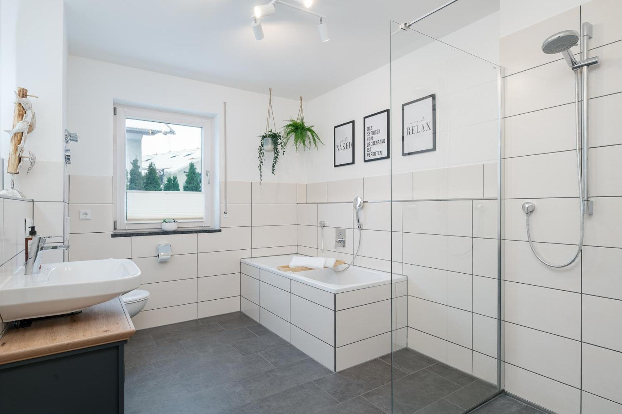 Fenjoy: Ferienapartment Mit Garten / Zentral / Bbq Бернау-ам-Кимзее Экстерьер фото